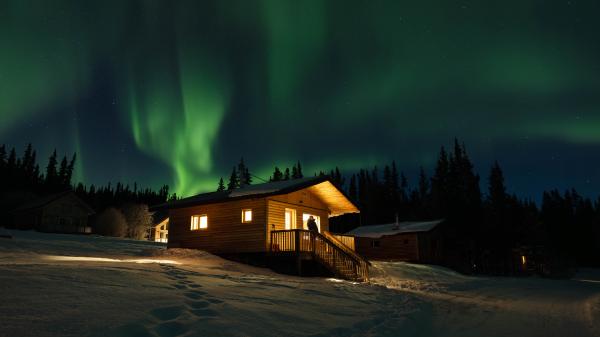 Aurora-over-southern-lakes-resort