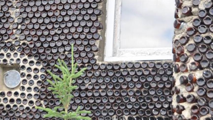 Keno-Bottle-House.jpg