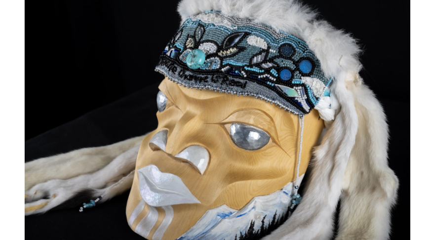 Beaded mask by Justien Senoa Wood