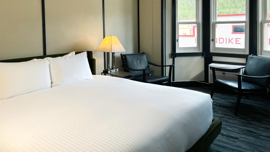 Midnight Sun Premium King Room