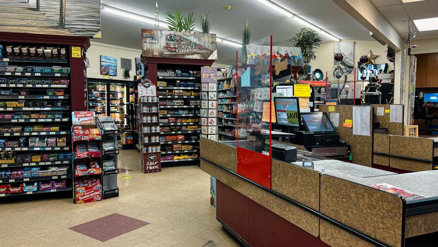 Hotel Carmacks Tatchun Centre Grocery