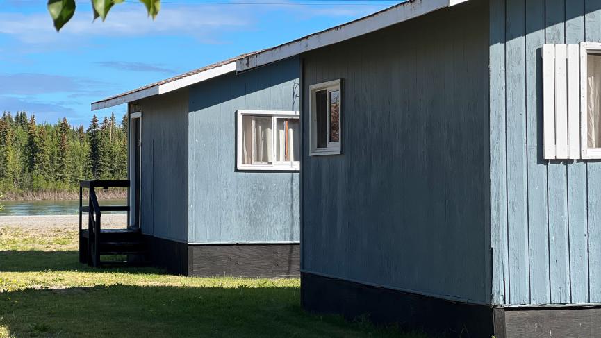 Hotel Carmacks Rustic Cabins