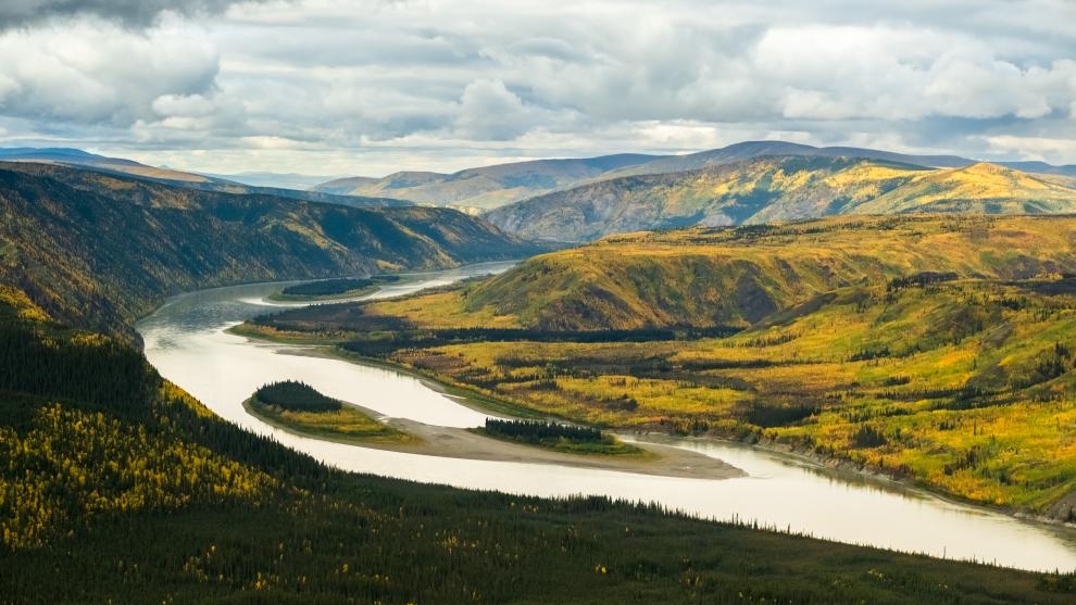 Landscape of Yukon River / Chandindu River