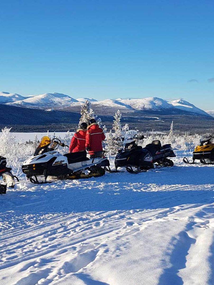 Snowmobiling - Spectacular view over Fish Lake