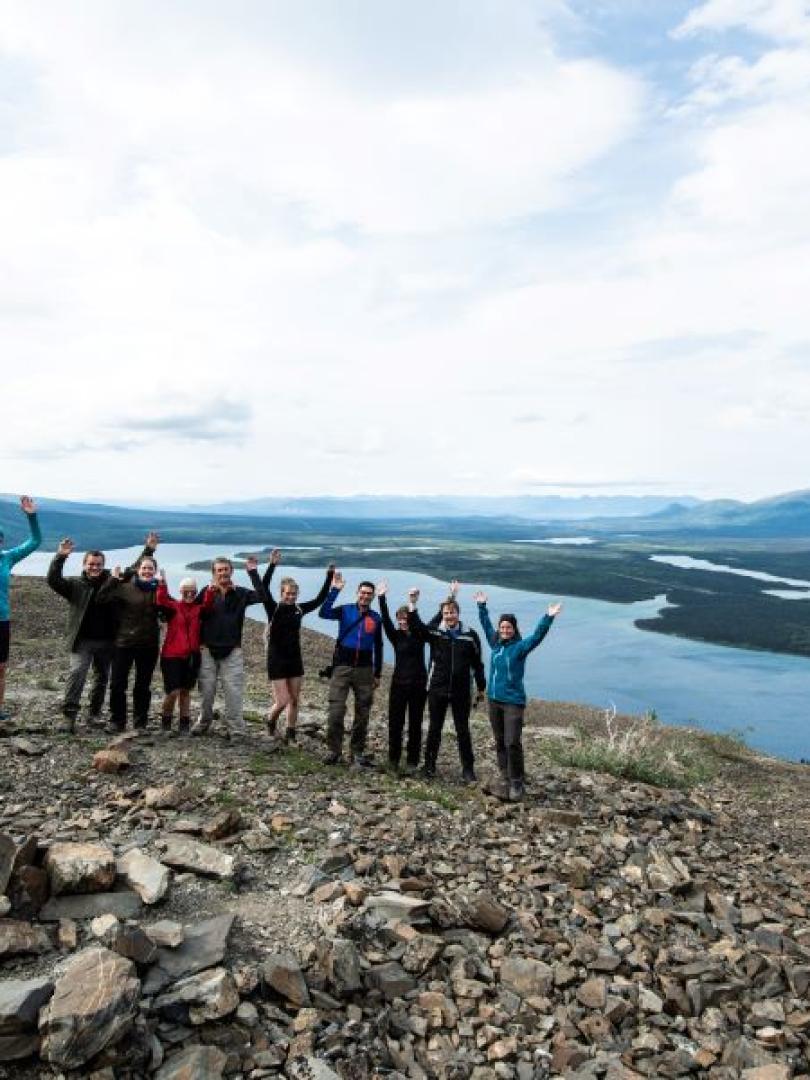 Ruby Range Adventure Yukon Alaska Explorer hiking kluane park sommet picture.jpg