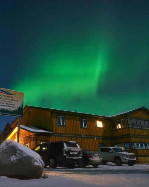 Hot-Springs-Hostel-Northern-Lights.jpg