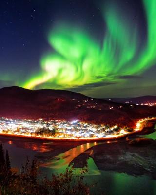 aurora above dawson city