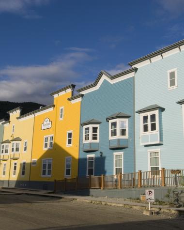Colourful buildings along the Dawson City boardwalk