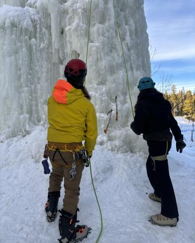 our guide explain how to ice climb